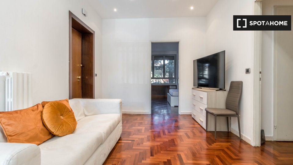 Immagine 9 di Camera condivisa in affitto  in Via Guido Guarini Matteucci a Milano