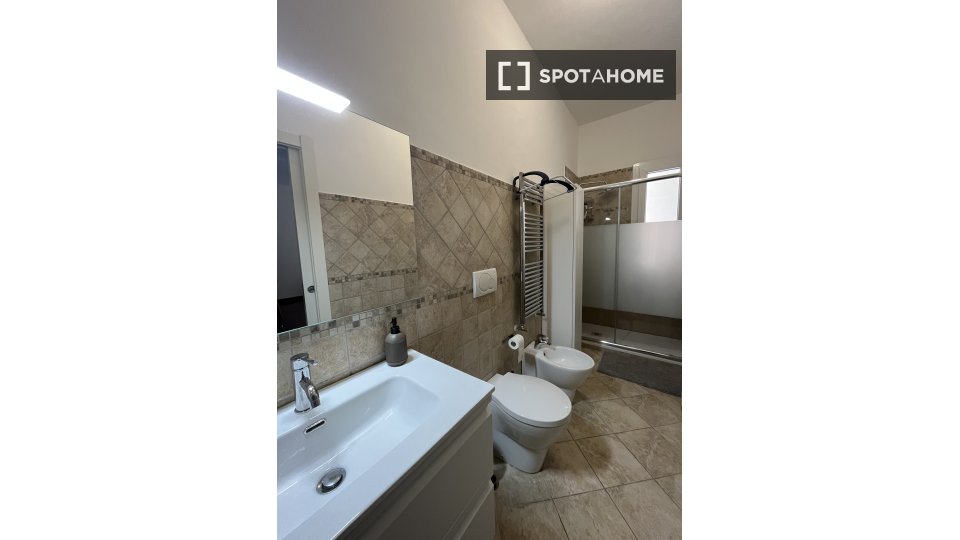 Immagine 9 di Appartamento in affitto  in Via Muzio Attendolo a Roma