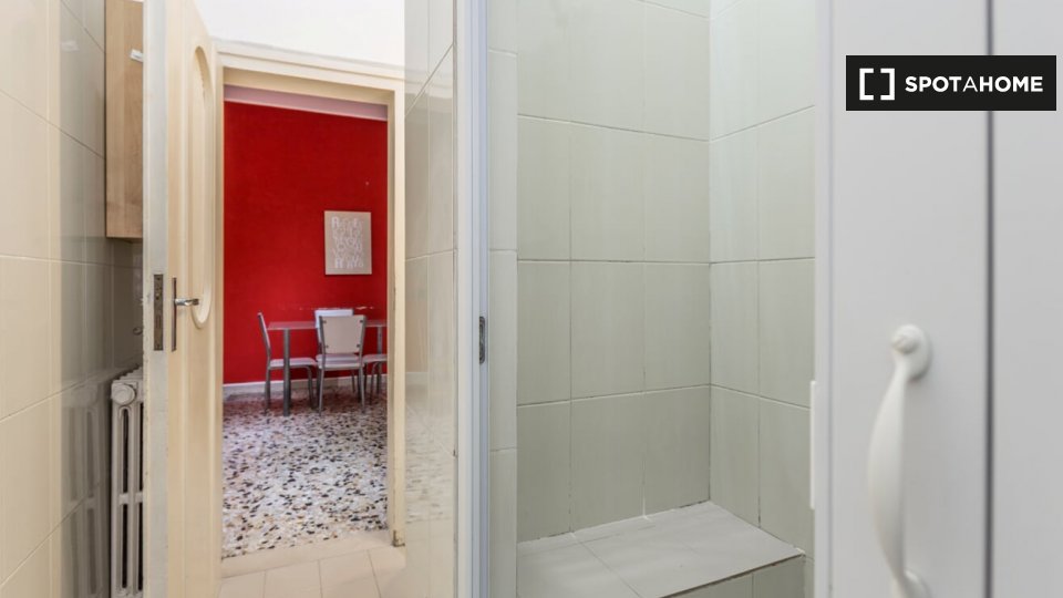 Immagine 18 di Camera condivisa in affitto  in Via Bambaglioli Graziolo a Bologna