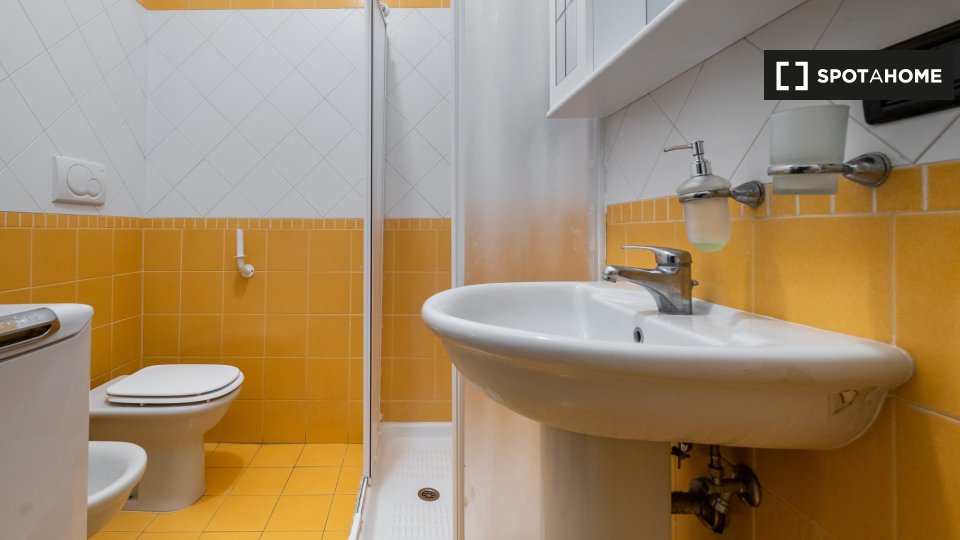 Immagine 13 di Appartamento in affitto  in Via Milazzo a Bologna