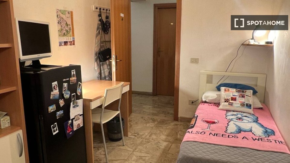 Immagine 7 di Residence in affitto  in Via del Porrione a Siena