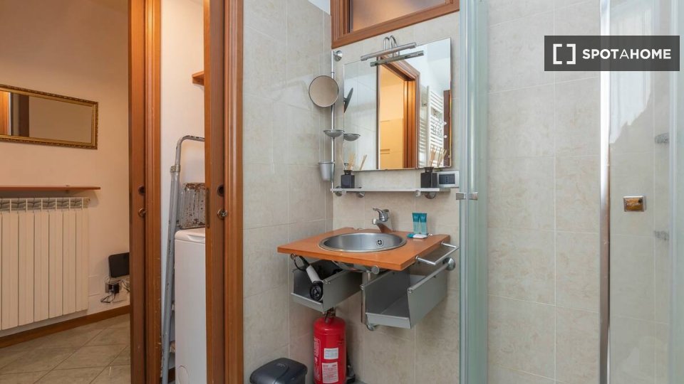 Immagine 5 di Appartamento in affitto  in Via Ascanio Sforza a Milano