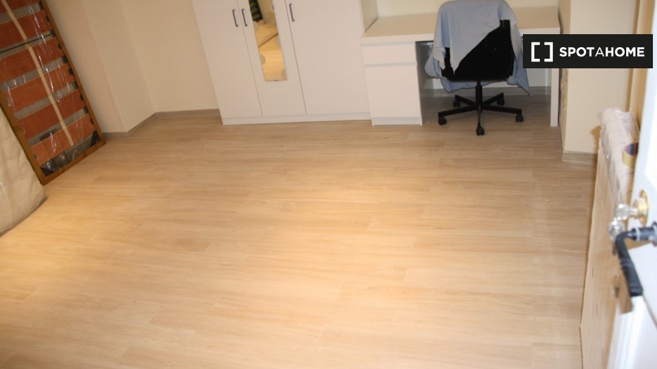 Immagine 9 di Camera condivisa in affitto  in Piazza del Campo a Genova