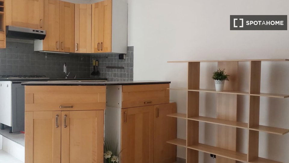 Immagine 3 di Appartamento in affitto  in Via Trinitapoli a Roma