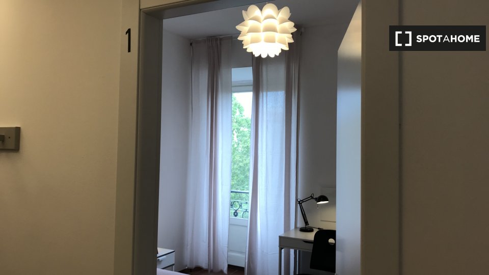 Immagine 17 di Camera condivisa in affitto  in Viale Bligny a Milano