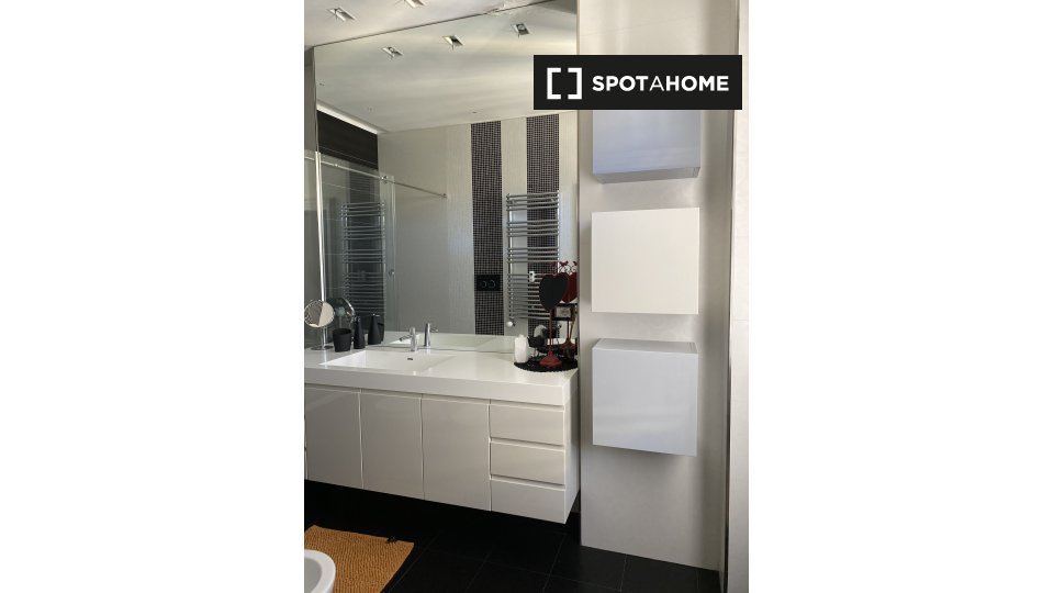 Immagine 12 di Appartamento in affitto  in Via Giuseppe Gioachino Belli a Roma