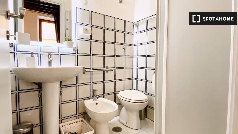 Immagine 8 di Ufficio in affitto  in Via di Gesù e Maria a Roma