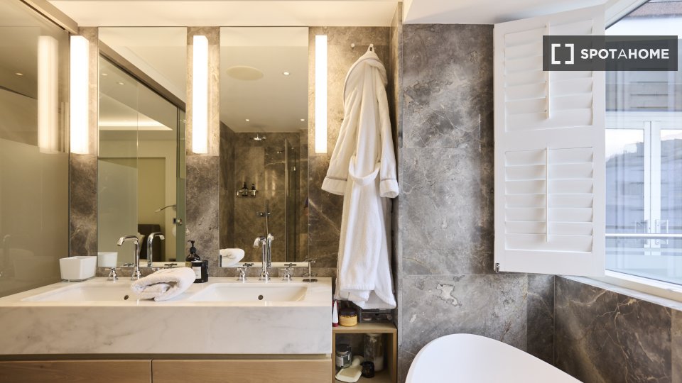 Immagine 16 di Appartamento in affitto  in William Mews a 