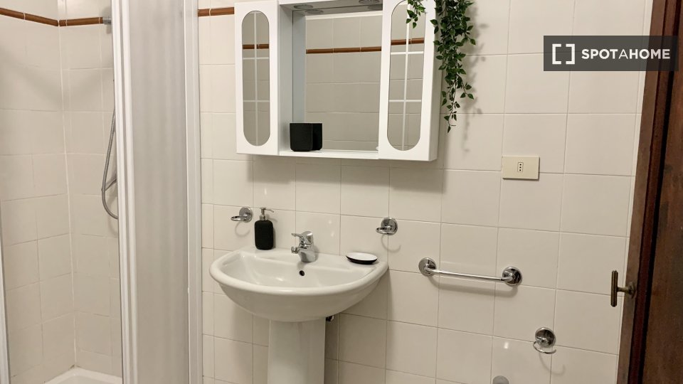 Immagine 14 di Camera condivisa in affitto  in VIA S. ANTONINO (1) a Firenze