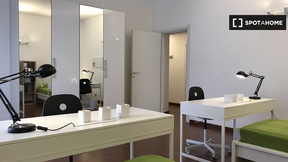 Immagine 3 di Camera condivisa in affitto  in Viale Bligny a Milano