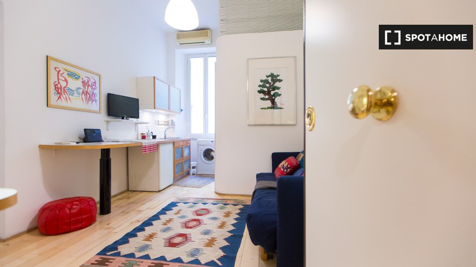 Immagine 6 di Appartamento in affitto  in Via Pompeo Magno a Roma