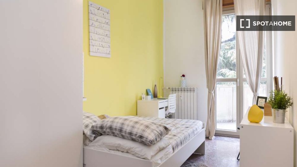 Immagine 2 di Camera condivisa in affitto  in Viale Giovanni Vicini a Bologna