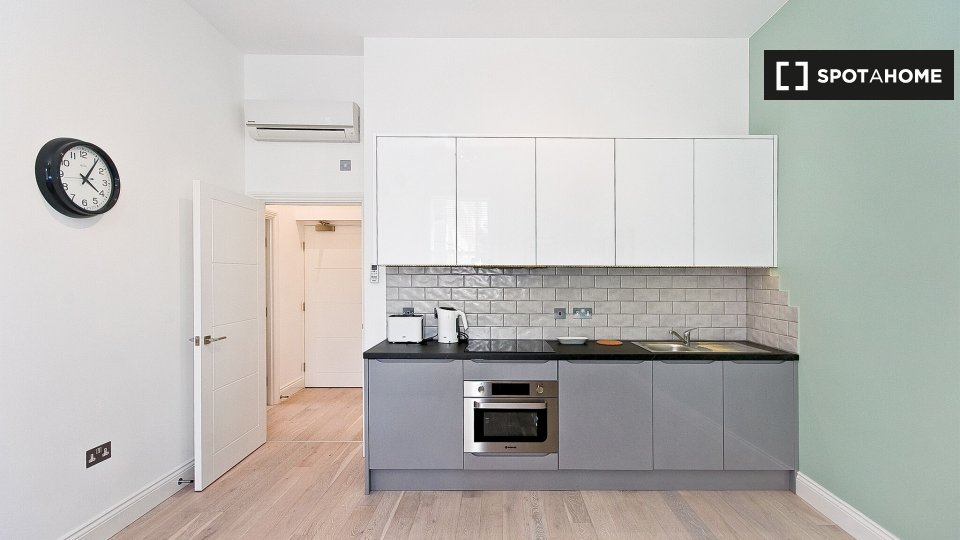 Immagine 8 di Appartamento in affitto  in B Interlude House a 