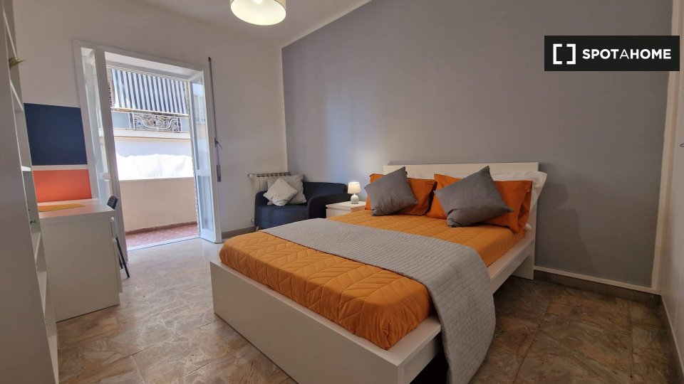 Immagine 4 di Camera condivisa in affitto  in Lungotevere di Pietra Papa a Roma