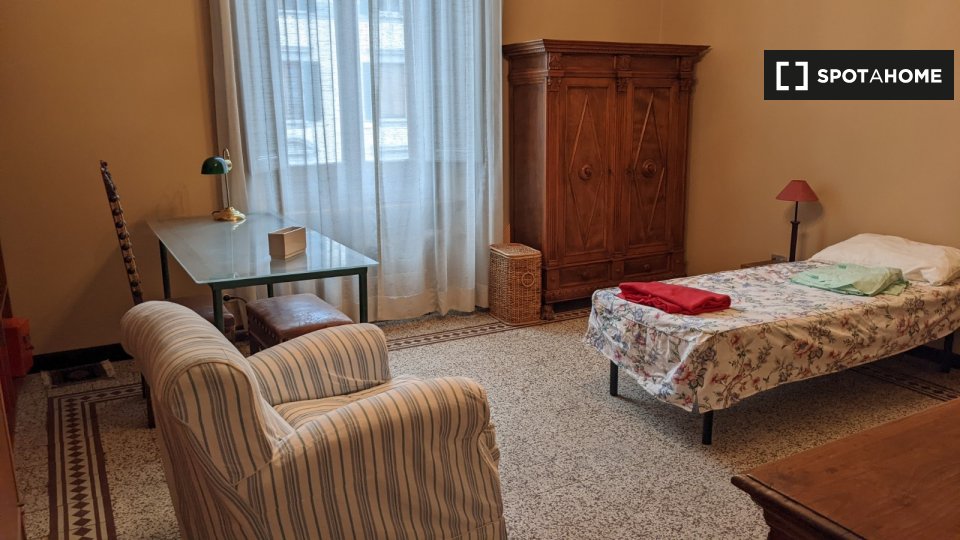 Immagine 1 di Camera condivisa in affitto  in Via Cesare Guasti a Firenze