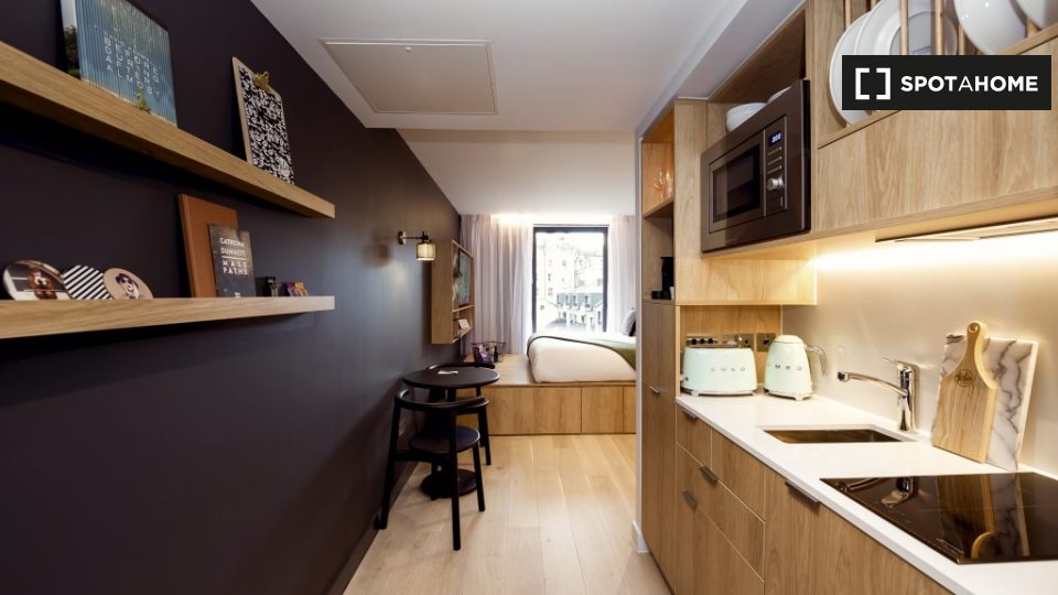 Immagine 3 di Ufficio in affitto  in King's Stables Rd a Old Town