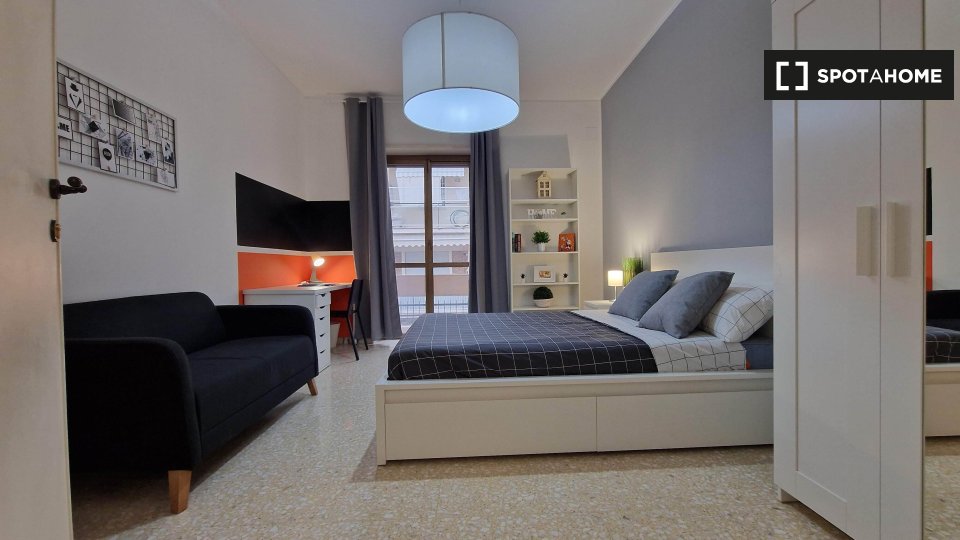 Immagine 1 di Camera condivisa in affitto  in Piazza Cardinal Ferrari a Roma