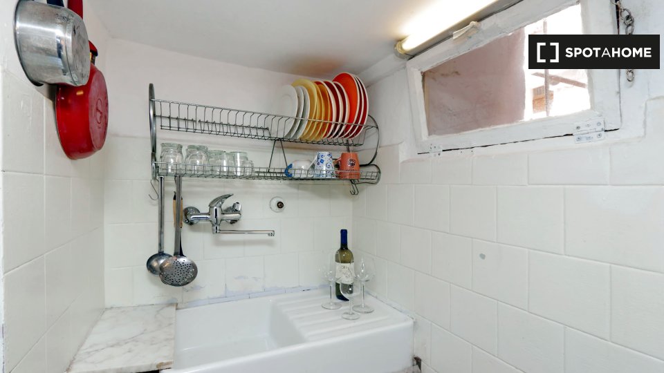 Immagine 13 di Ufficio in affitto  in Via Garibaldi a Roma