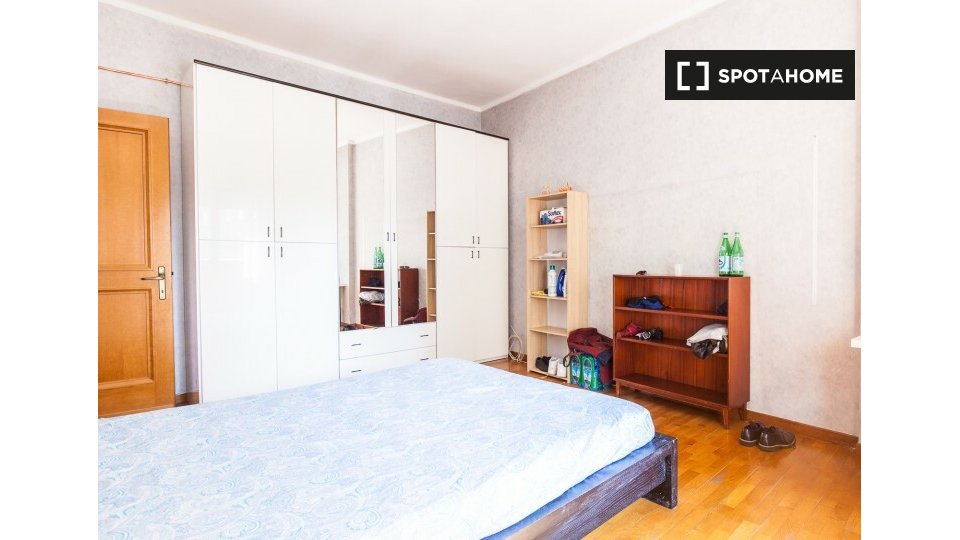 Immagine 14 di Camera condivisa in affitto  in Via Tiberio Imperatore, 00145 Roma RM, Italy a Roma
