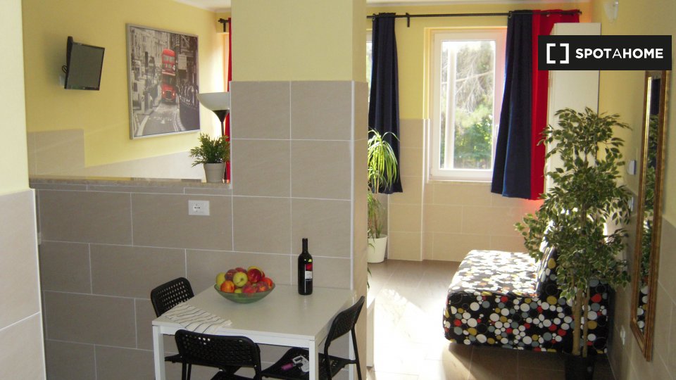 Immagine 1 di Ufficio in affitto  in Via Alessandro Stoppato a Bologna