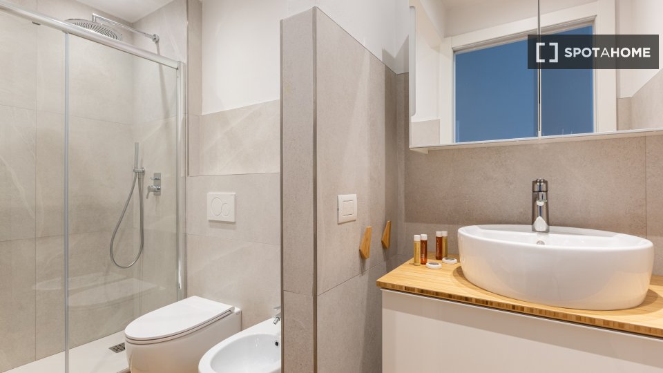 Immagine 7 di Appartamento in affitto  in Via Friuli a Milano