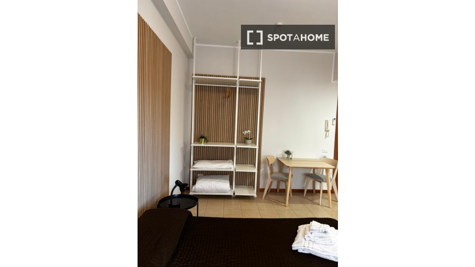 Immagine 8 di Ufficio in affitto  in Via Prenestina a Roma