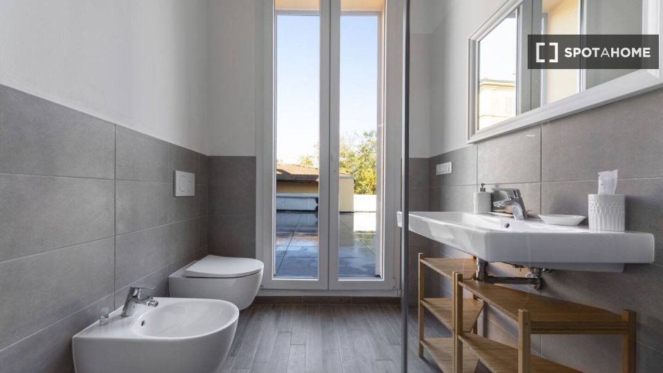 Immagine 3 di Appartamento in affitto  in Via Giuseppe Massarenti a Bologna