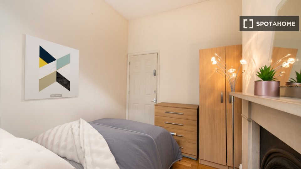 Immagine 3 di Camera condivisa in affitto  in Garrick Street a 