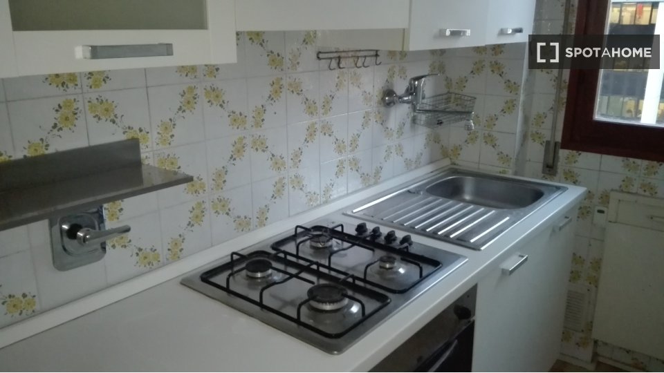 Immagine 3 di Camera condivisa in affitto  in Via Luigi Vestri a Bologna