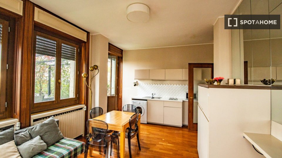 Immagine 7 di Appartamento in affitto  in Via dei Piatti a Milano