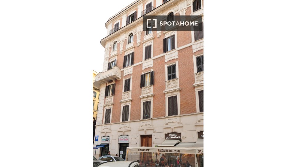 Immagine 16 di Ufficio in affitto  in Via Vespasiano a Roma