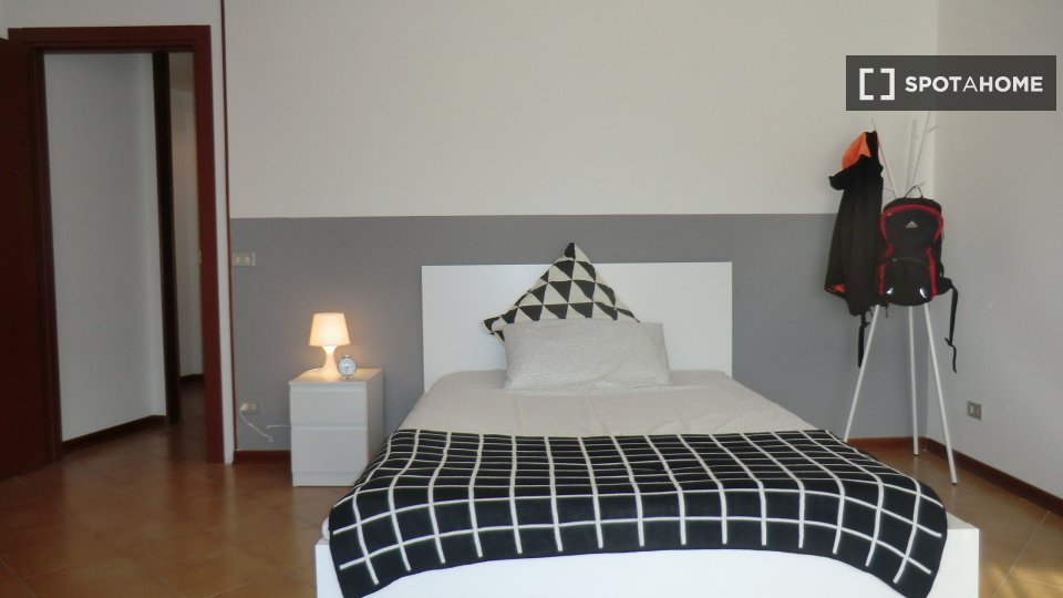 Immagine 4 di Camera condivisa in affitto  in via Piovese a Padova