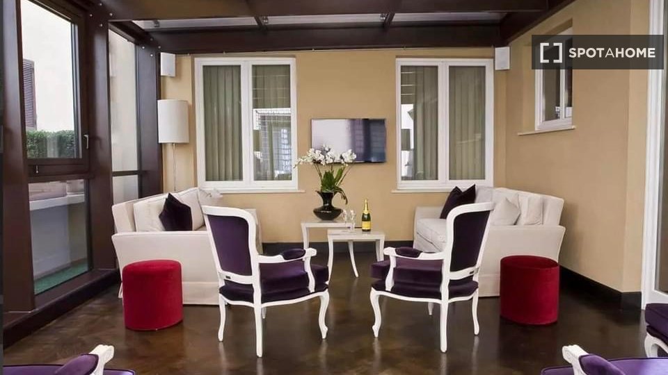 Immagine 6 di Camera condivisa in affitto  in Via dei Brunelleschi a Firenze