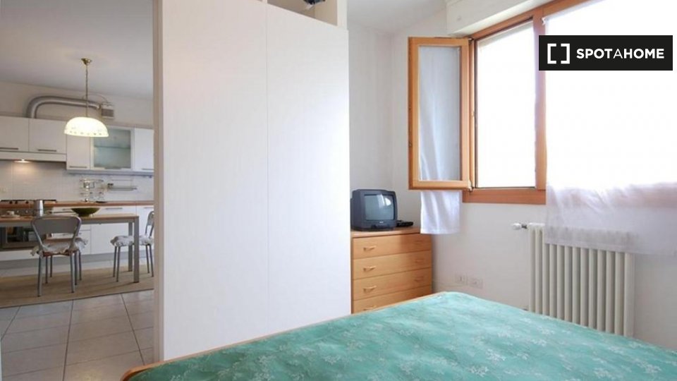 Immagine 13 di Appartamento in affitto  in Via Mario Fantin a Bologna