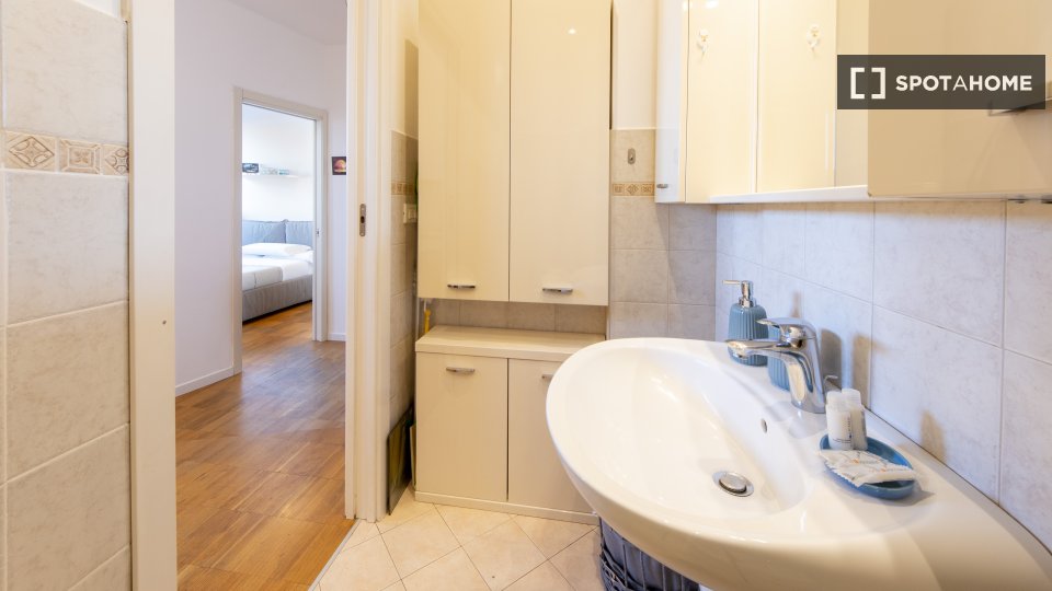 Immagine 9 di Ufficio in affitto  in Viale Angelo Masini a Bologna