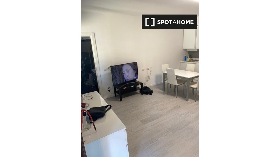 Immagine 2 di Appartamento in affitto  in Via Elio Bernardi a Bologna