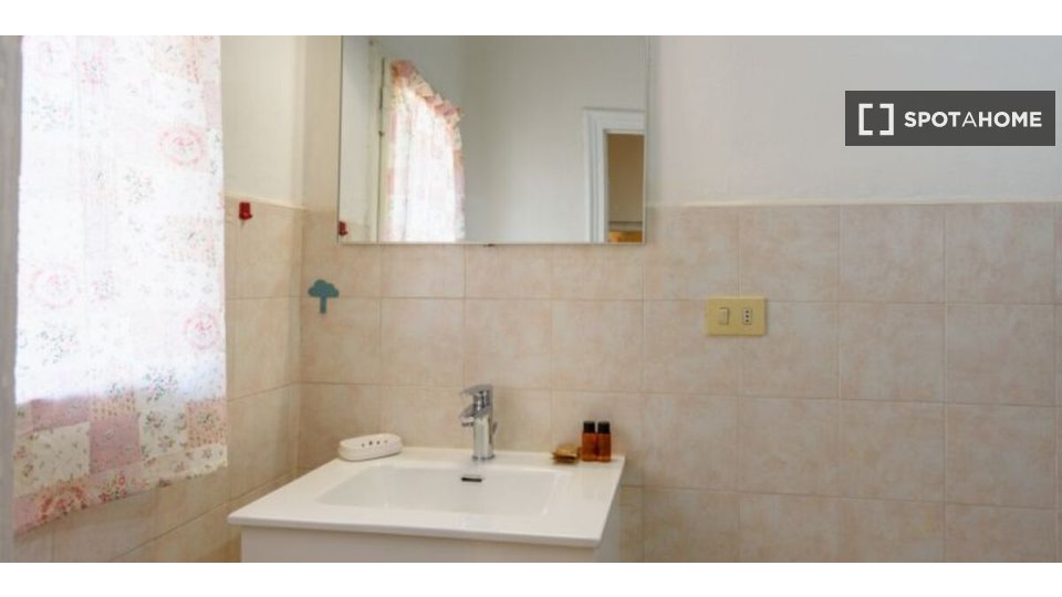 Immagine 13 di Appartamento in affitto  in Via Panzani a Firenze