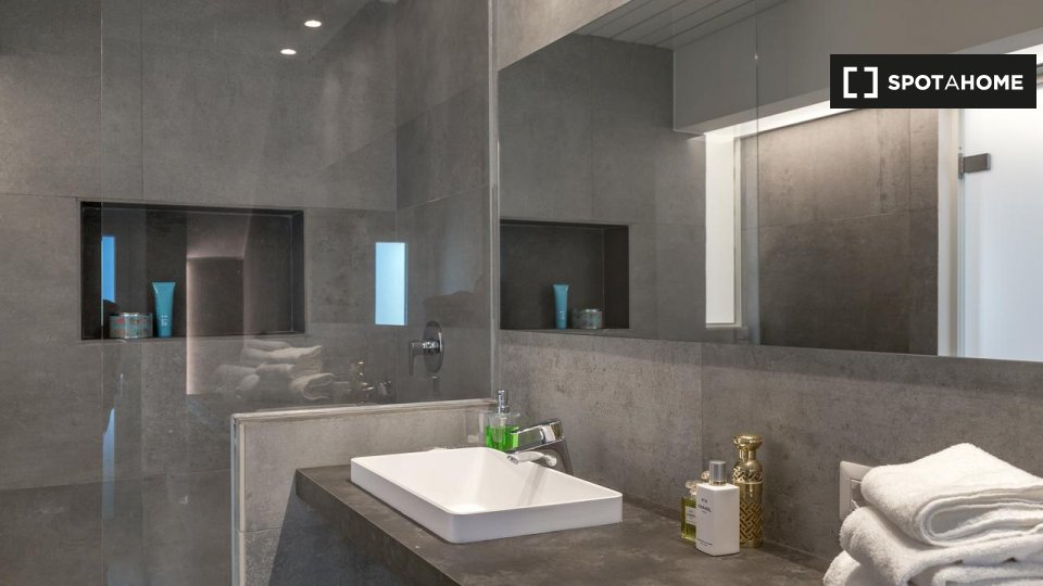 Immagine 18 di Appartamento in affitto  in Viale Papiniano a Milano