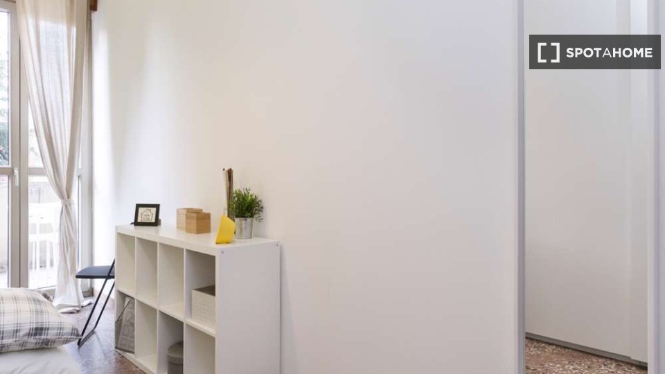 Immagine 5 di Camera condivisa in affitto  in Viale Giovanni Vicini a Bologna