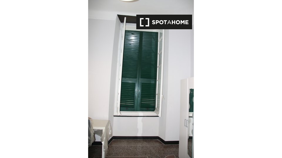 Immagine 12 di Camera condivisa in affitto  in Piazza del Campo a Genova