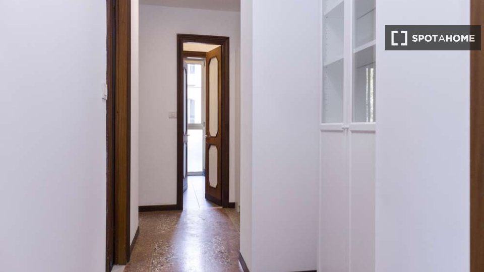 Immagine 17 di Camera condivisa in affitto  in Viale Giovanni Vicini a Bologna