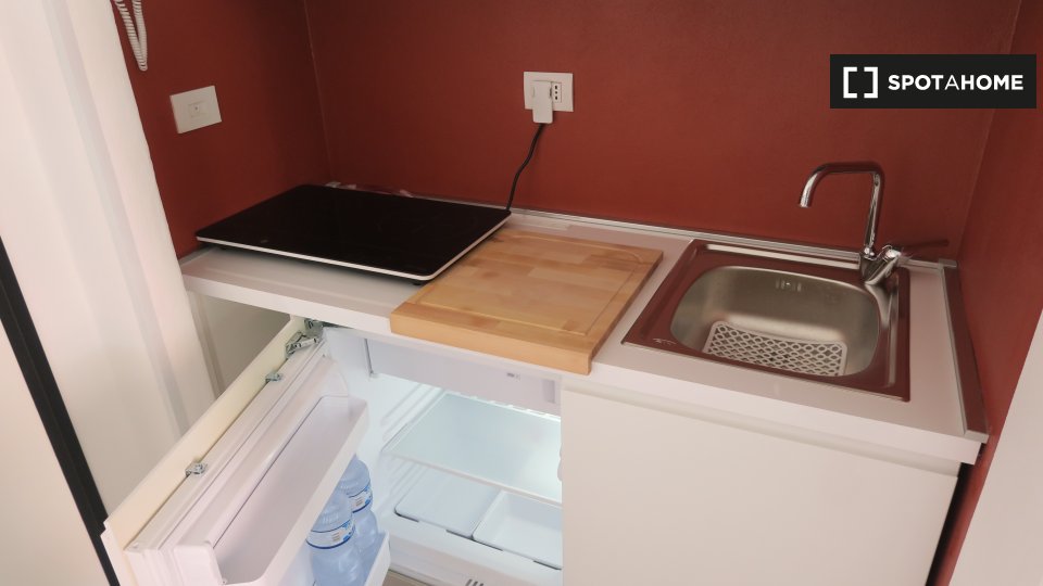 Immagine 5 di Ufficio in affitto  in Via Antonio Mambretti a Milano