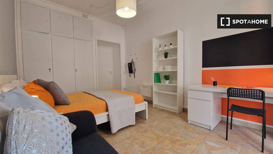 Immagine 8 di Camera condivisa in affitto  in Lungotevere di Pietra Papa a Roma