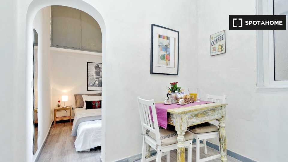 Immagine 8 di Ufficio in affitto  in Via Garibaldi a Roma