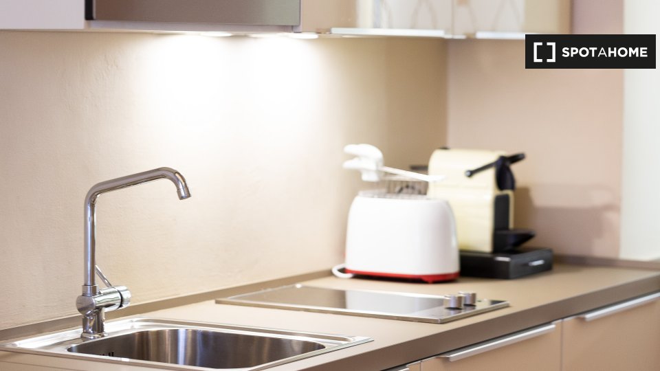 Immagine 12 di Appartamento in affitto  in Via Frattina a Roma