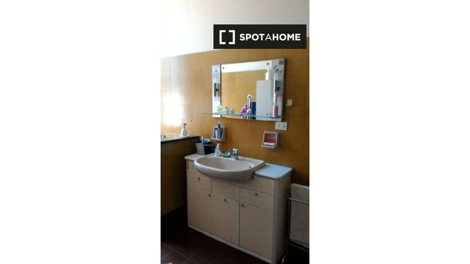 Immagine 16 di Camera condivisa in affitto  in Via Capo di Lucca a Bologna