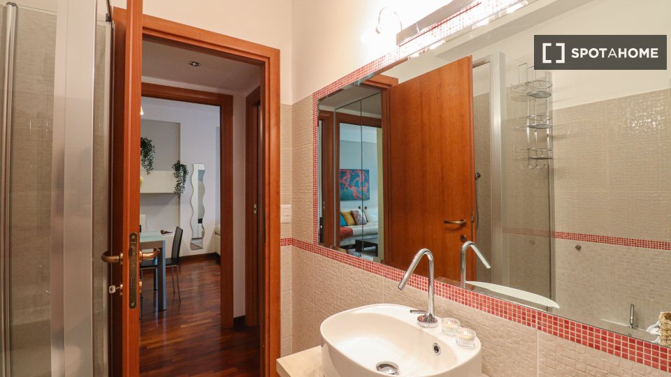 Immagine 7 di Appartamento in affitto  in Via dei Malatesta a Roma