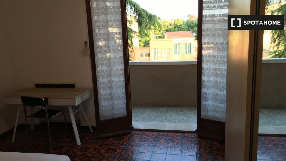 Immagine 5 di Camera condivisa in affitto  in Via Luigi Vestri a Bologna