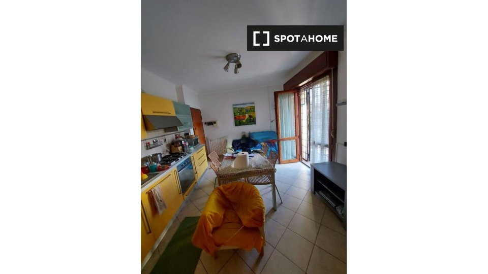 Immagine 5 di Appartamento in affitto  in Via delle Lobelie a Roma