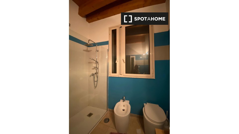 Immagine 4 di Camera condivisa in affitto  in Via Roma a Cagliari